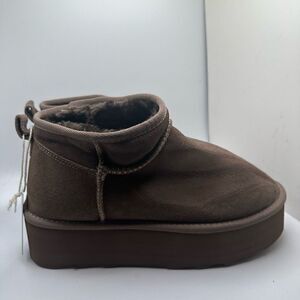 CUSHIONAIRE Women's Genuine Suede pull platform boot +Memory Foam 9.5 TAUPE